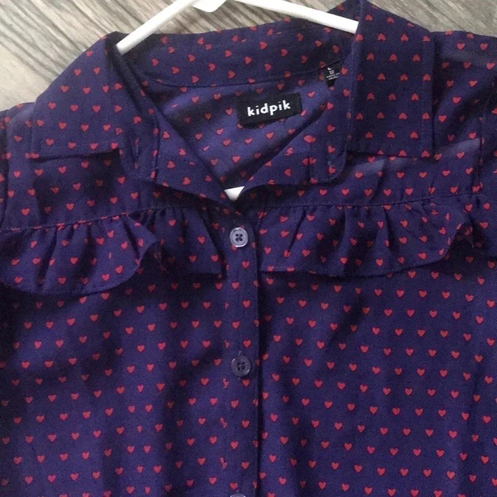 KidPik purple button front shirt‎ with hearts EUC girls size 12